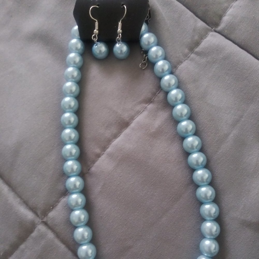 Blue Pearl Earring and Necklace Set.